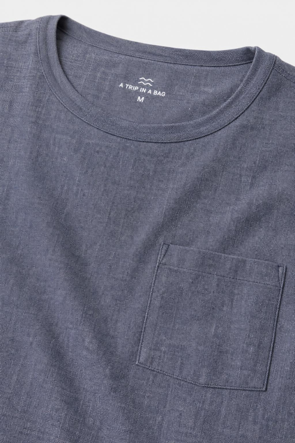 04651 A Trip in a Bag Linen Pocket T-Shirt Grey Blue