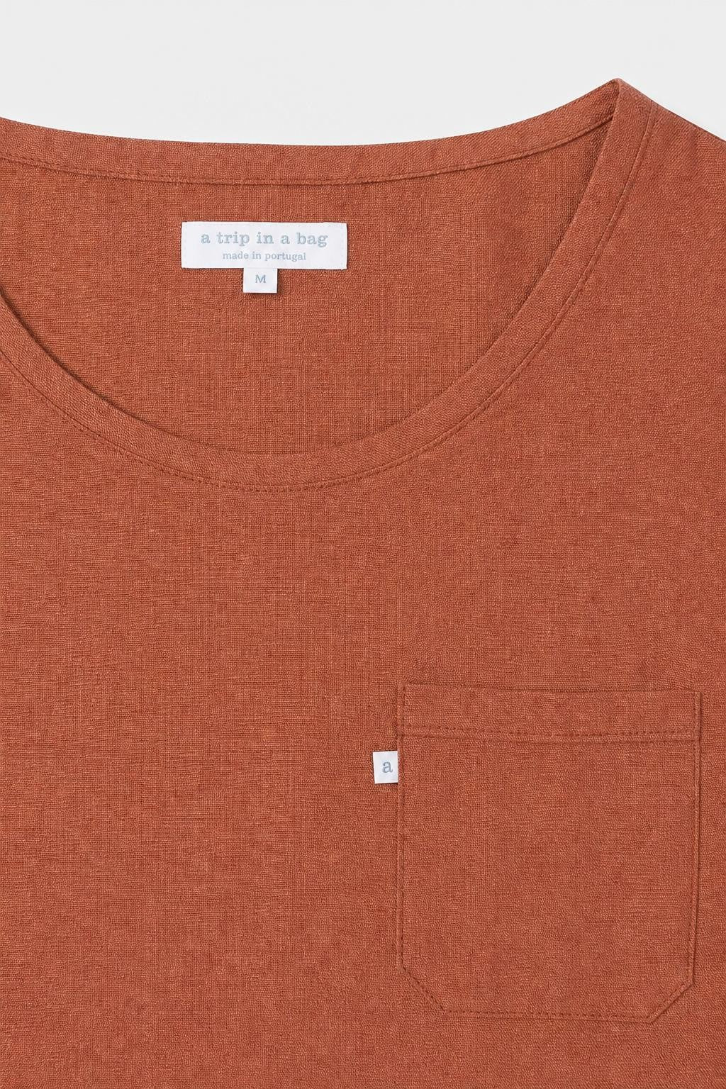 04651 A Trip in a Bag Linen Pocket T-Shirt Rust