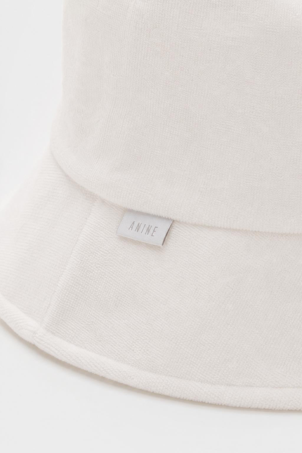 04651/ A Trip in a Bag Reversible Terry Bucket Hat White