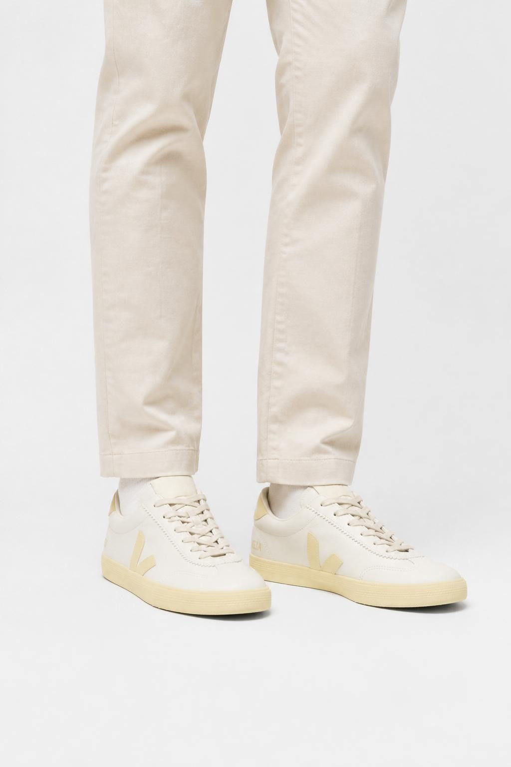 Veja Leather Sneakers 'Volley O.T.' White/Cream